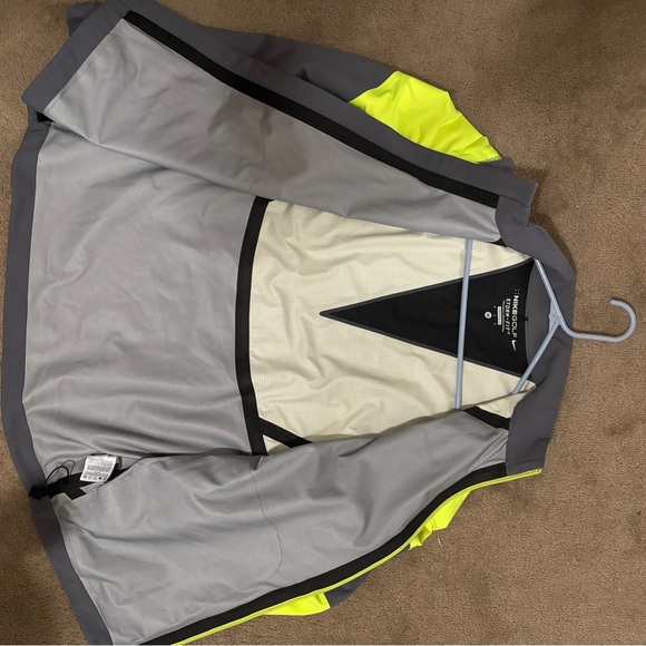 Nike Golf Storm FIT Jacket - Picture 4 of 5